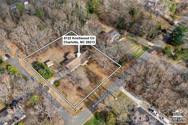8122 Knollwood Circle, Charlotte, NC 28213