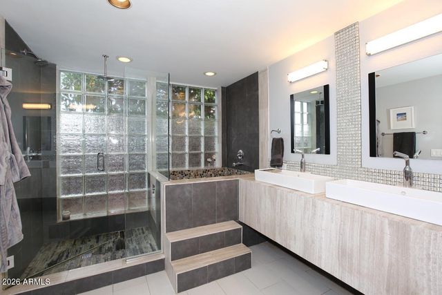 5426 N 81ST Place, Scottsdale, AZ 85250