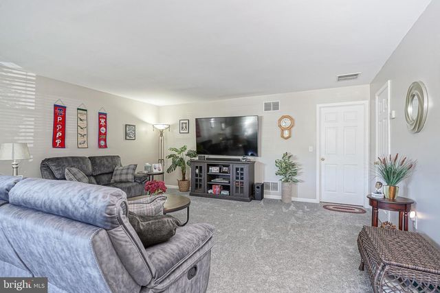 306 BRANDYWINE DR, Williamstown, NJ 08094