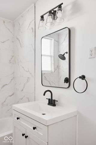 4018 Boulevard Place, Indianapolis, IN 46208