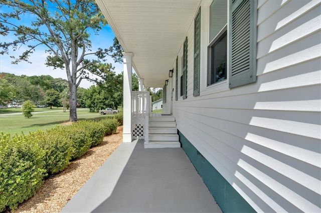32 Baker Road SE, Cartersville, GA 30120