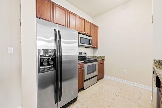 3001 NE 185th Street 536, Aventura, FL 33180