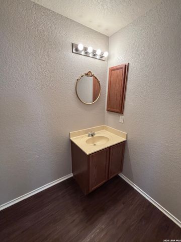 1423 Barker Bay, San Antonio, TX 78245