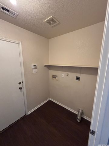 1423 Barker Bay, San Antonio, TX 78245