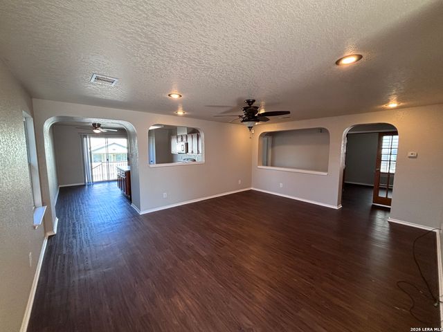 1423 Barker Bay, San Antonio, TX 78245