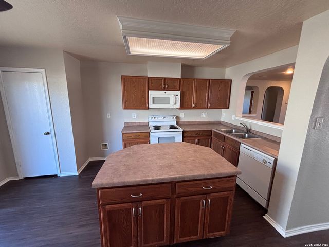 1423 Barker Bay, San Antonio, TX 78245