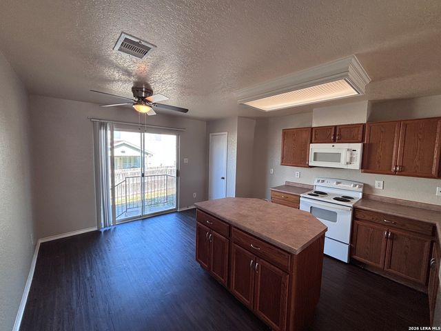 1423 Barker Bay, San Antonio, TX 78245