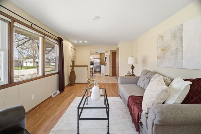 612 S MATTHIAS STREET, Appleton, WI 54915