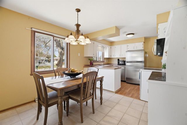 612 S MATTHIAS STREET, Appleton, WI 54915
