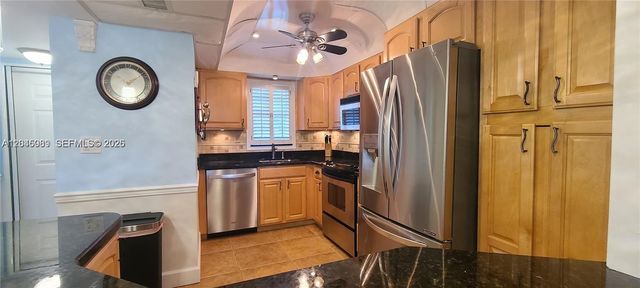 3300 W Rolling Hills Cir 104, Davie, FL 33328