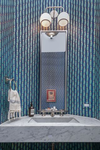 41 E Elm Street, Chicago, IL 60611