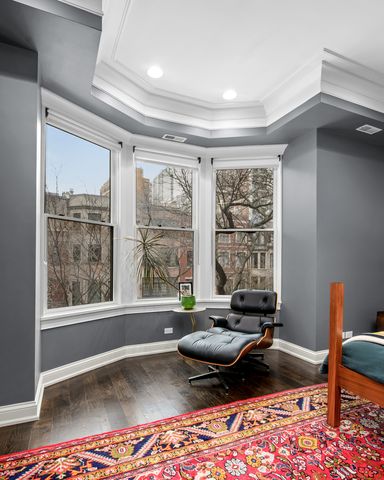 41 E Elm Street, Chicago, IL 60611