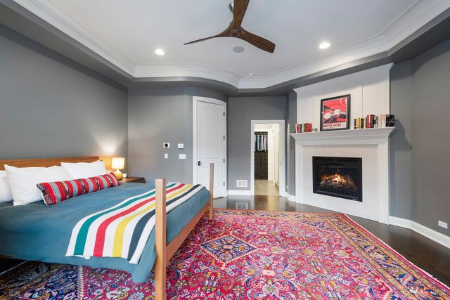 41 E Elm Street, Chicago, IL 60611