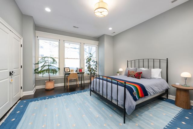 41 E Elm Street, Chicago, IL 60611