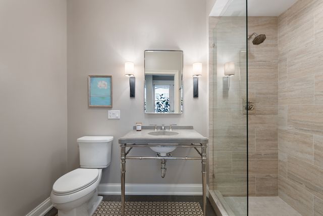 41 E Elm Street, Chicago, IL 60611