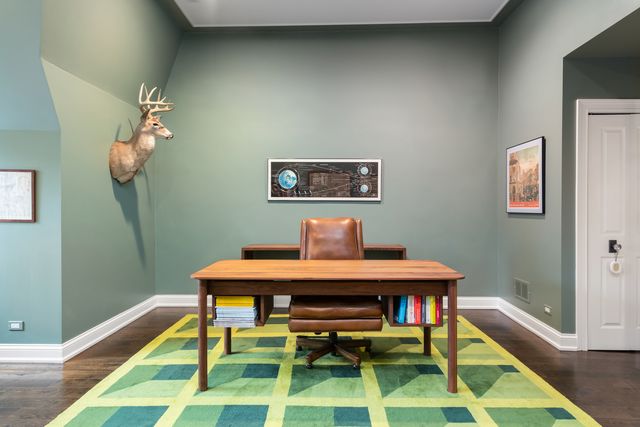 41 E Elm Street, Chicago, IL 60611