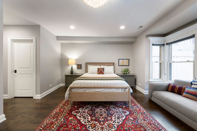 41 E Elm Street, Chicago, IL 60611