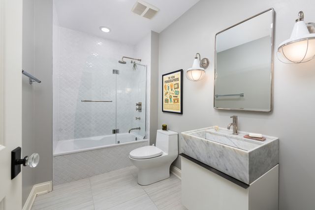 41 E Elm Street, Chicago, IL 60611