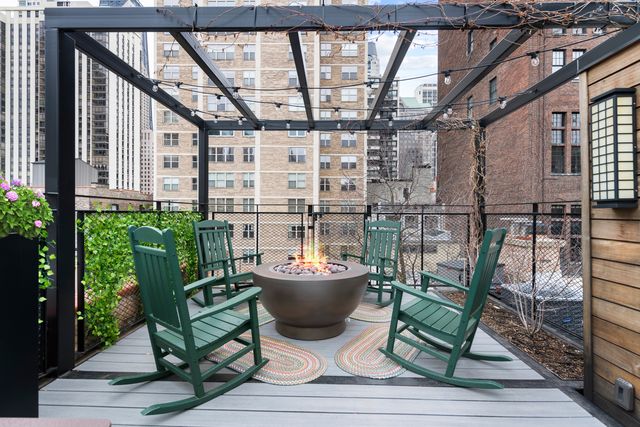 41 E Elm Street, Chicago, IL 60611