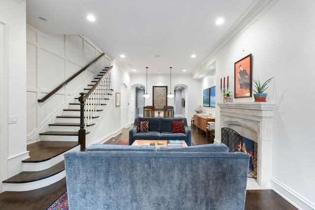 41 E Elm Street, Chicago, IL 60611