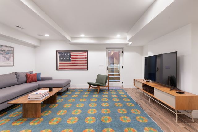 41 E Elm Street, Chicago, IL 60611