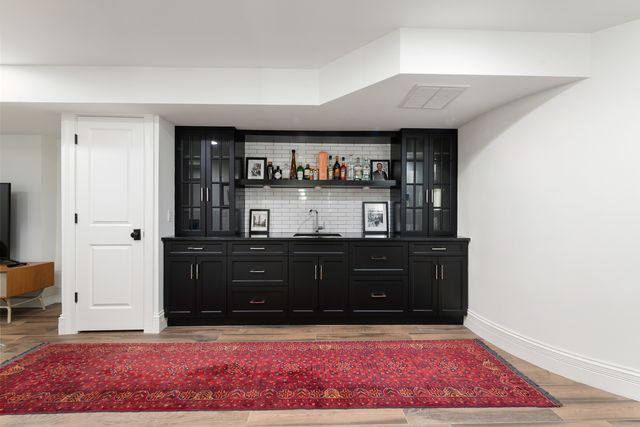 41 E Elm Street, Chicago, IL 60611