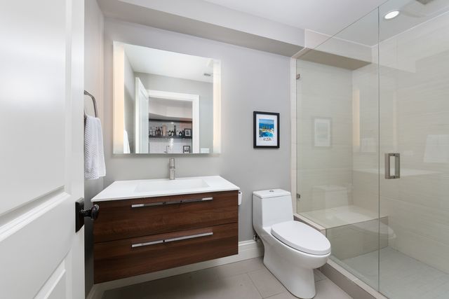 41 E Elm Street, Chicago, IL 60611