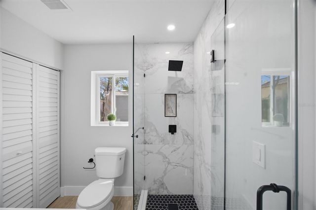 6052 CENTRAL AVENUE, New Port Richey, FL 34653