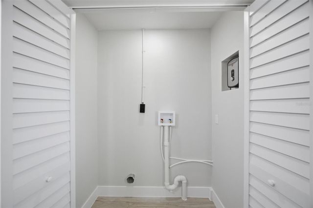 6052 CENTRAL AVENUE, New Port Richey, FL 34653