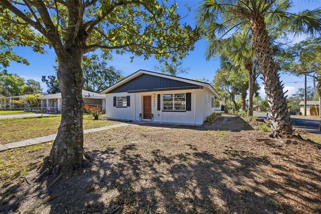 6052 CENTRAL AVENUE, New Port Richey, FL 34653