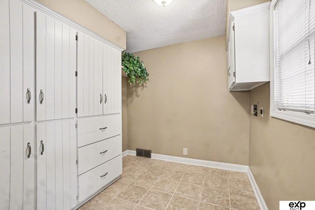 1319 N 131 Circle, Omaha, NE 68154