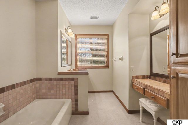 1319 N 131 Circle, Omaha, NE 68154