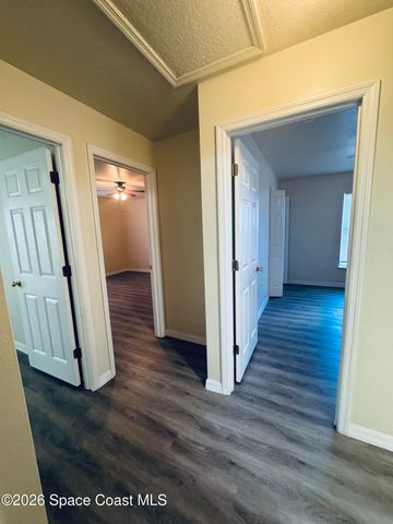 4550 Elena Way, Melbourne, FL 32934