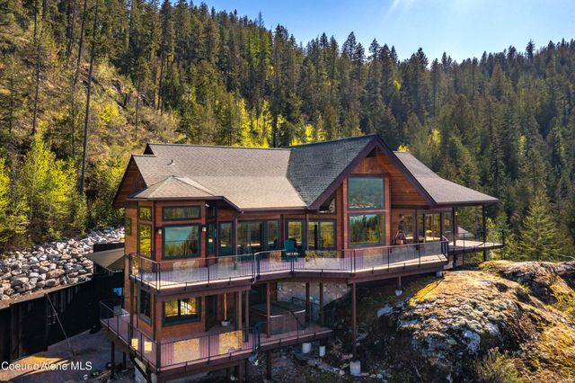 75 Buck Ridge Rd, Sagle, ID 83860