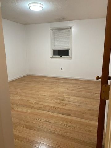 12 Cutter St 2, Waltham, MA 02453