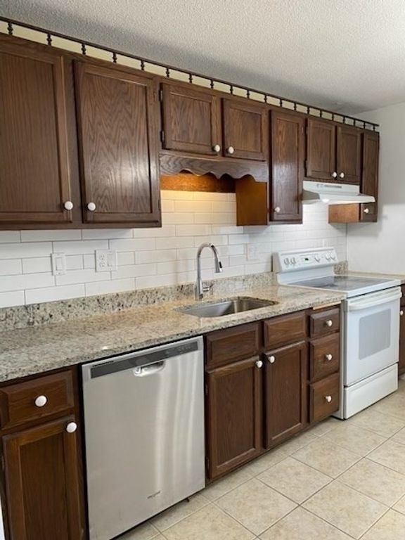 12 Cutter St 2, Waltham, MA 02453