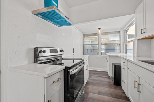 2824 5TH AVENUE N, St Petersburg, FL 33713