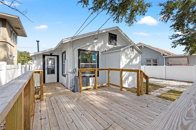 2824 5TH AVENUE N, St Petersburg, FL 33713