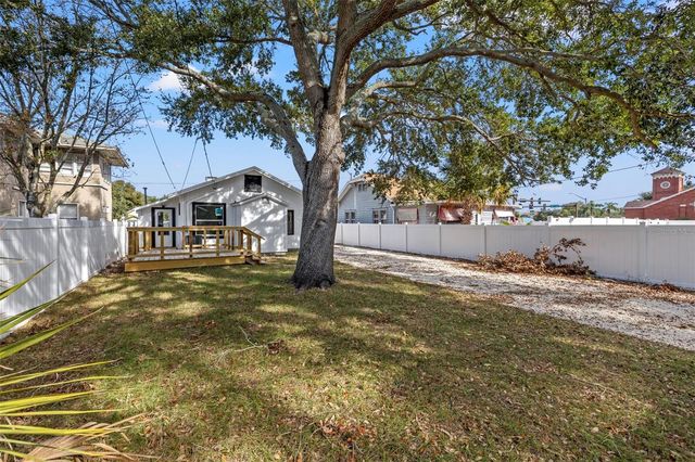 2824 5TH AVENUE N, St Petersburg, FL 33713