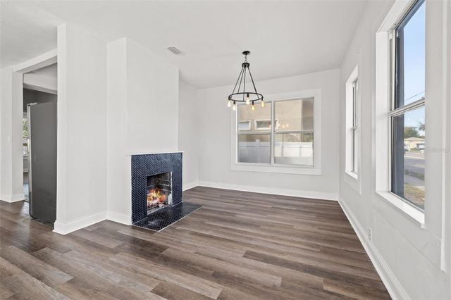 2824 5TH AVENUE N, St Petersburg, FL 33713