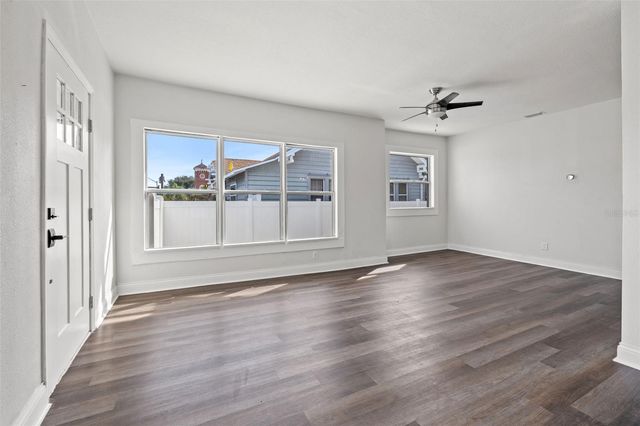 2824 5TH AVENUE N, St Petersburg, FL 33713