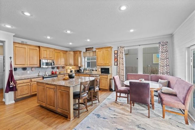 15724 Linden Street, Overland Park, KS 66224