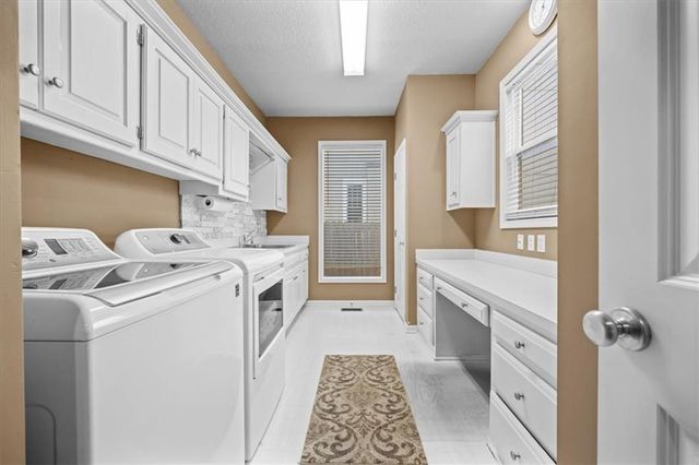 15724 Linden Street, Overland Park, KS 66224