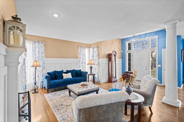 15724 Linden Street, Overland Park, KS 66224