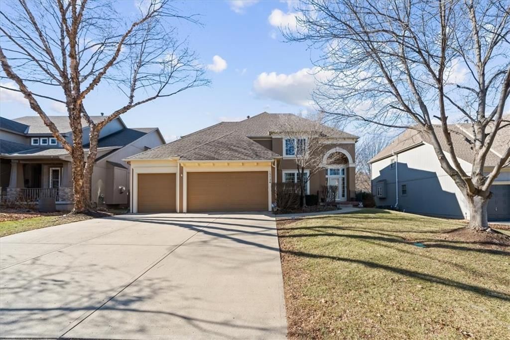 15724 Linden Street, Overland Park, KS 66224