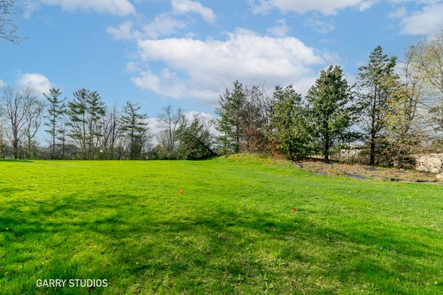 2 Osprey Court, Streamwood, IL 60107