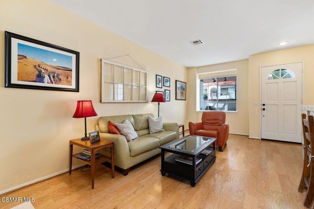 854 Calle Los Gatos, Camarillo, CA 93010