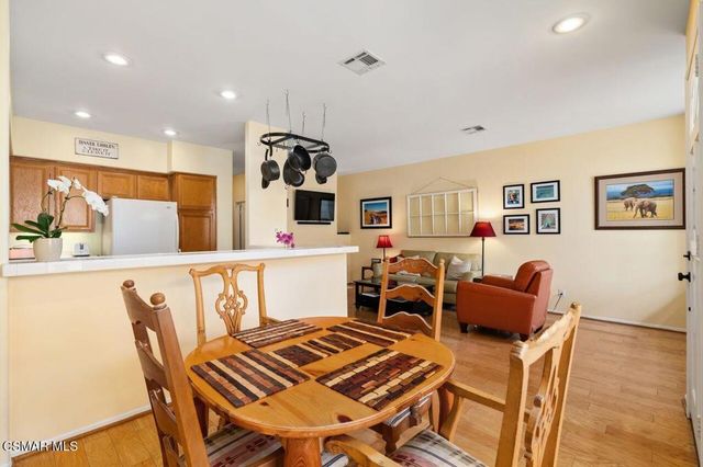 854 Calle Los Gatos, Camarillo, CA 93010