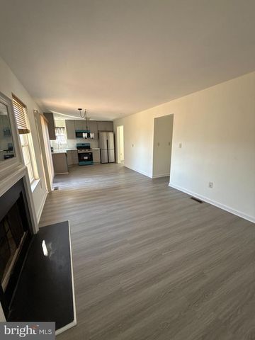 2085 JUNIPER DR, Coplay, PA 18037