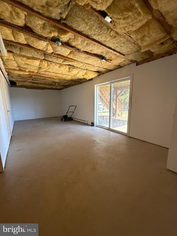 2085 JUNIPER DR, Coplay, PA 18037